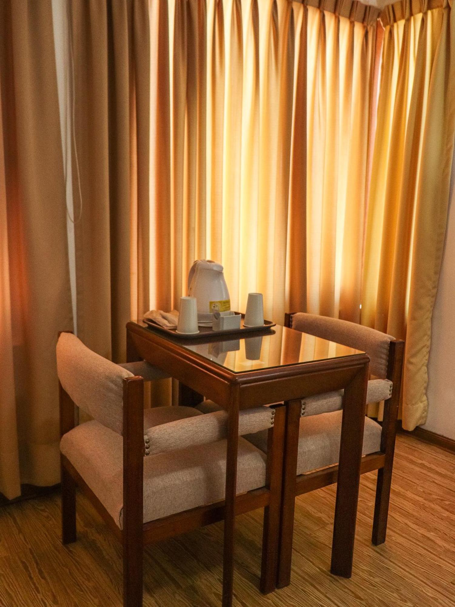 Hostal El Candelabro Pisco Luaran gambar